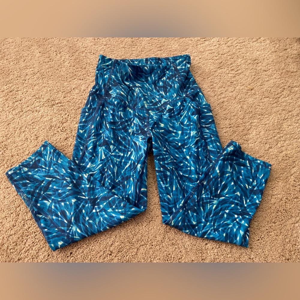 MTA Sport capri length fitness pants. Juniors sz s. Snug fit. High waist.